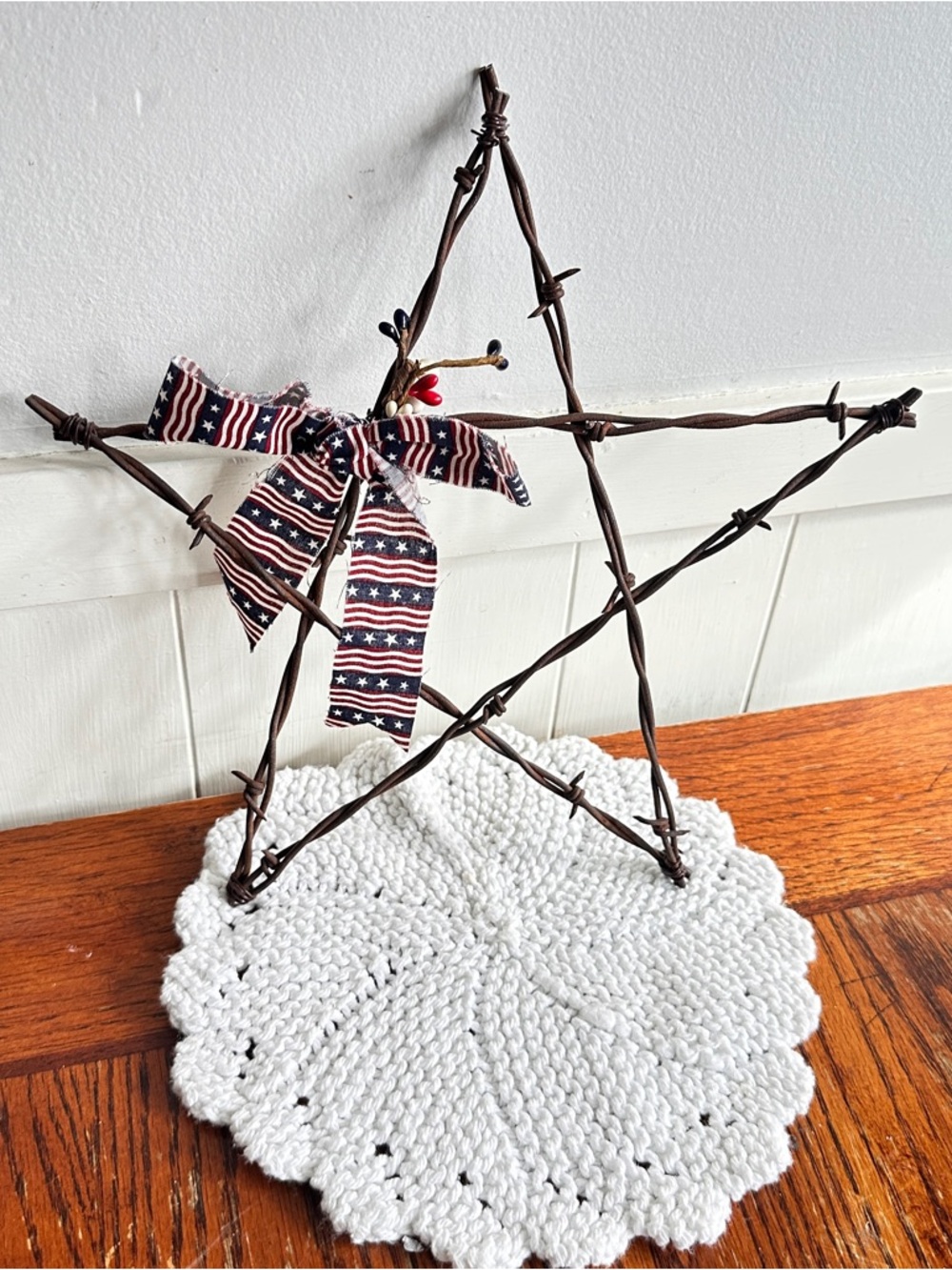 Rustic barbed wire patriotic star decor
